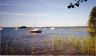 Des bateaux sur le lac